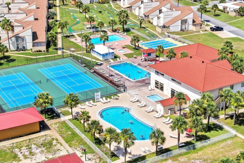 Lazy Palm 4 Pools Short Walk To Beach! Sleeps 5! Panama City Beach Kültér fotó