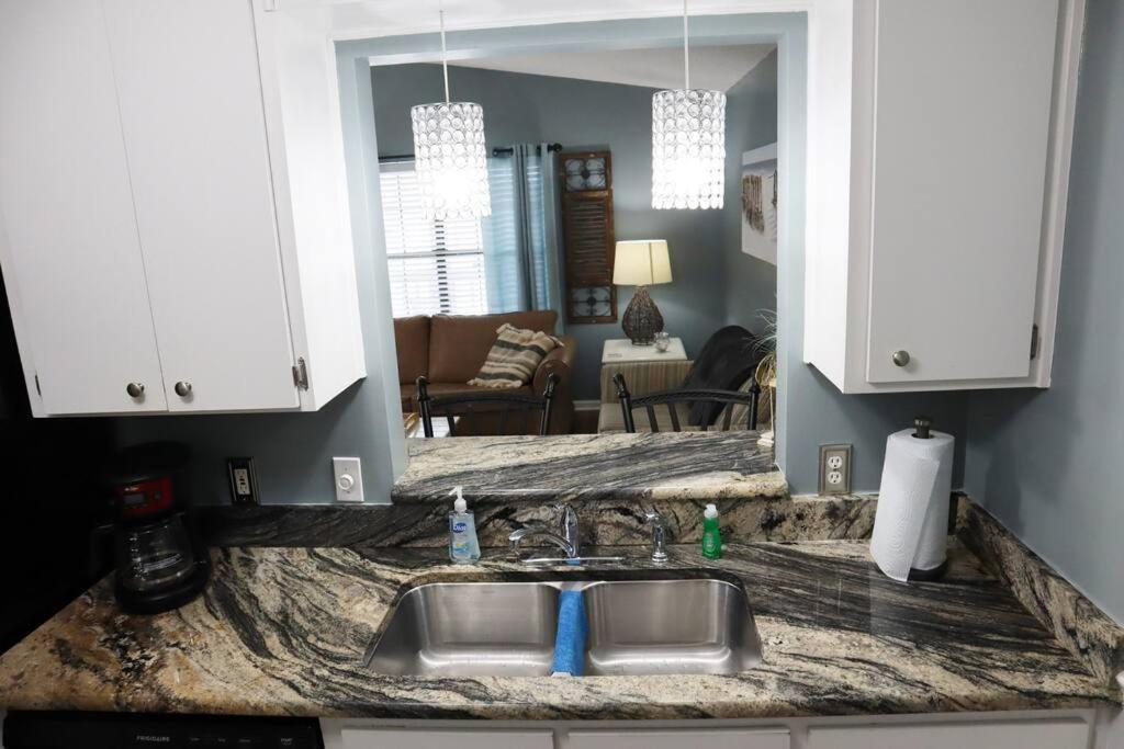 Lazy Palm 4 Pools Short Walk To Beach! Sleeps 5! Panama City Beach Kültér fotó